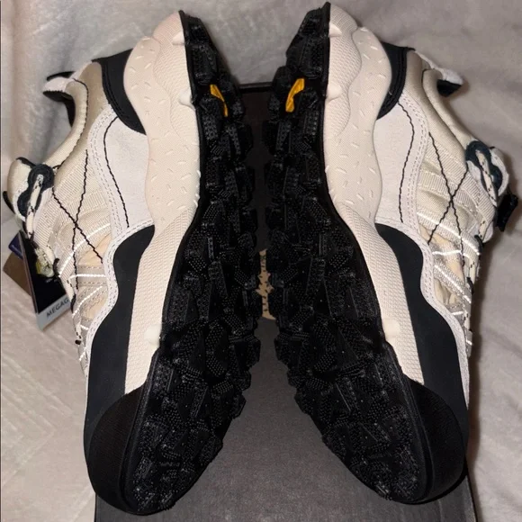 NWT Flower Mountain IWANO 2 UNI Suede and technical fabric sneakers -White-Black - Picture 14 of 16